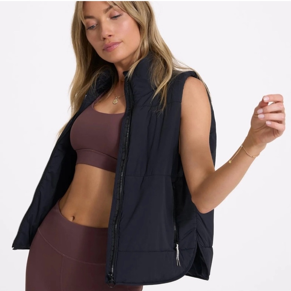 Vuori Light Weight Black Puffer Vest